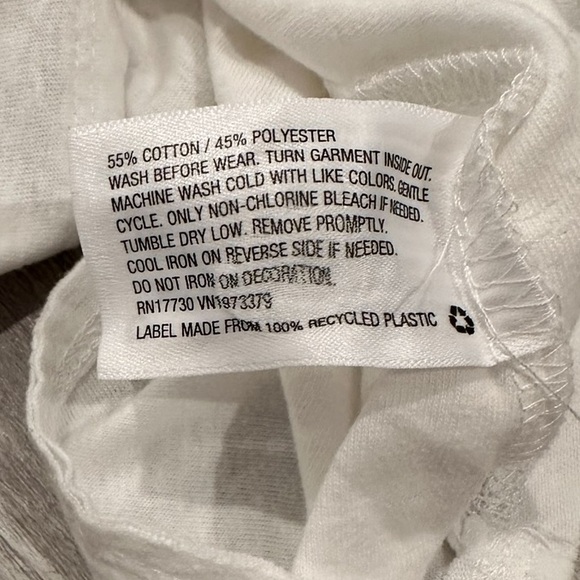 Welcome to Paradise Tank - Picture 6 of 6